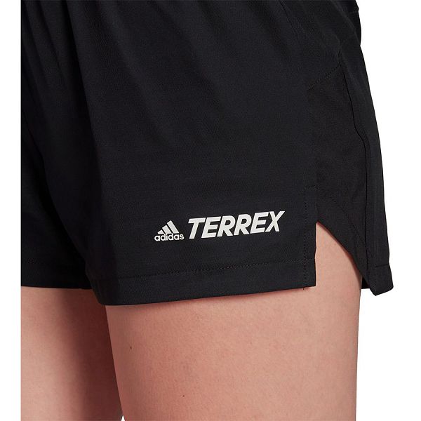 Adidas Yürüyüş 5´´ Shorts Pantolon Kadın Siyah | FCLH-45309